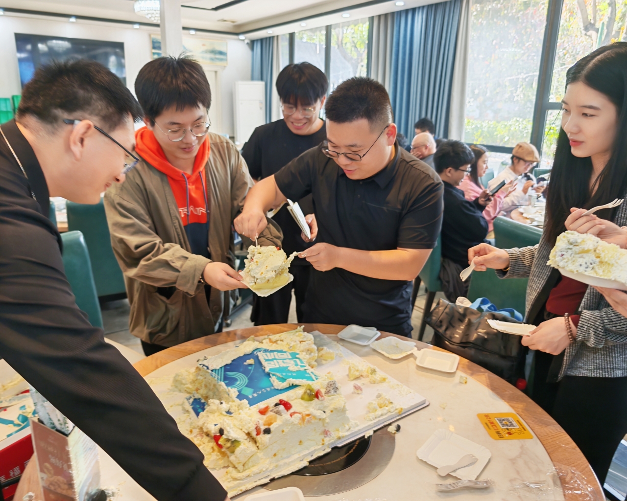 九载同行 同心致远｜广东尼古拉能源科技九周年庆典圆满礼成